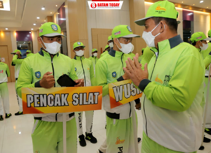 Gubernur Kepri, H. Ansar Ahmad saat menyapa para Atlet